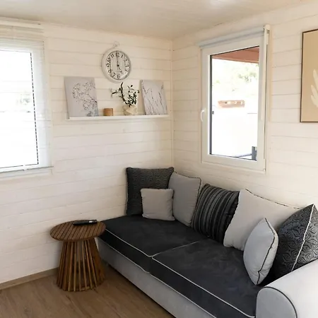 Båthotell Houseboat Daisy *