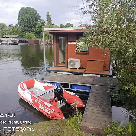Båthotell Houseboat Daisy Prag