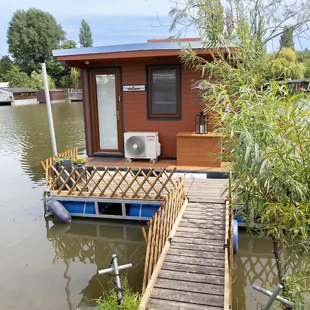 Båthotell Houseboat Daisy *