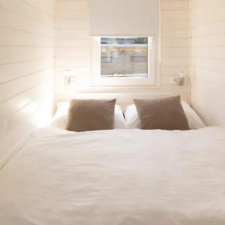 Houseboat Daisy Bådhotel *