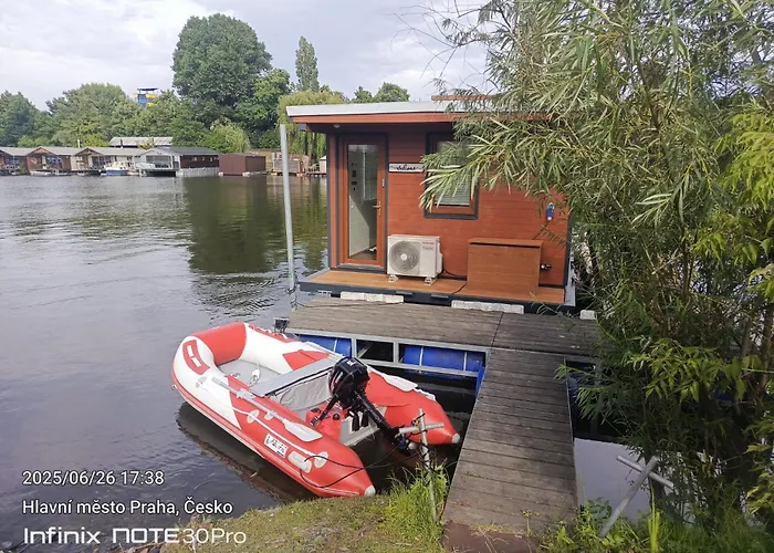 Bådhotel Houseboat Daisy Prag